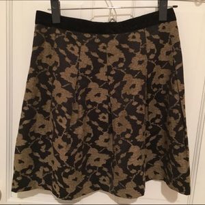 LOFT Skirts - Price Drop‼️ Gold and Black Winter Floral Skirt LOFT Skirts - Price Drop‼️ Gold and Black Winter Floral Skirt