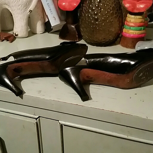 Shoes - Picture 4 of 4