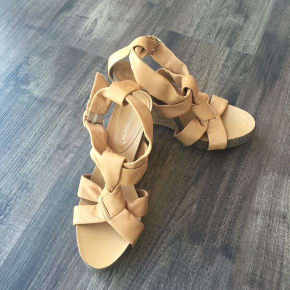 BCBG Talina Wedges! 4 in wedge - NEW, never worn - Picture 3 of 4