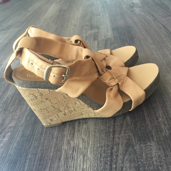 BCBG Talina Wedges! 4 in wedge - NEW, never worn - Picture 4 of 4