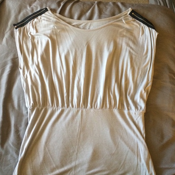 Miley Cyrus top