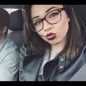 Meet your Posher, Lorelei