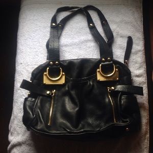 B. Makowsky black leather purse