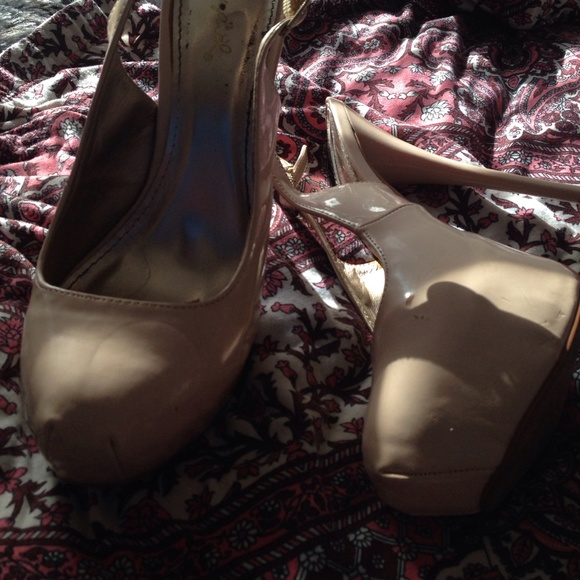 Heels - Picture 2 of 2