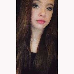 Meet your Posher, Leslie