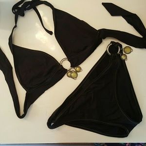 Black bikini