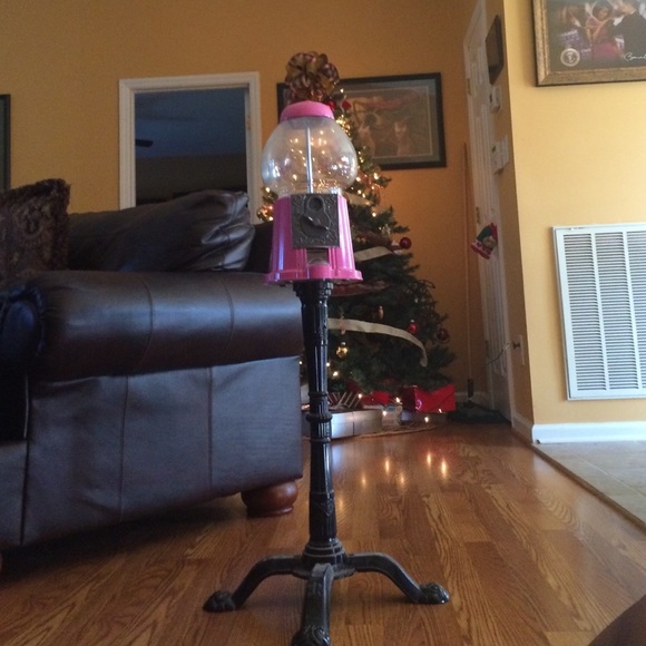 Classic gumball machine & stand!