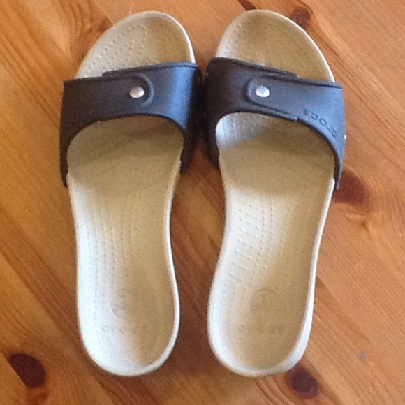 Women's crocs