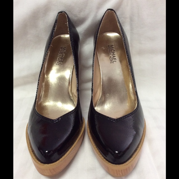 Size 9 USA Michael Kor's high heels - Picture 2 of 4