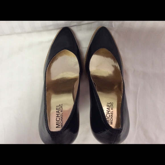 Size 9 USA Michael Kor's high heels - Picture 3 of 4