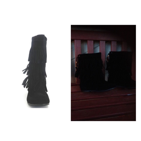 Black fringed boots 5.6/6