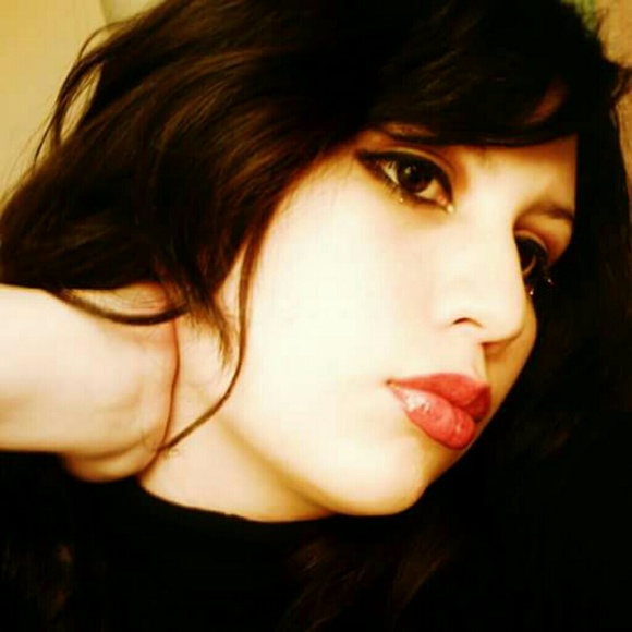 Meet Your Posher, Faith! - Picture 3 of 3