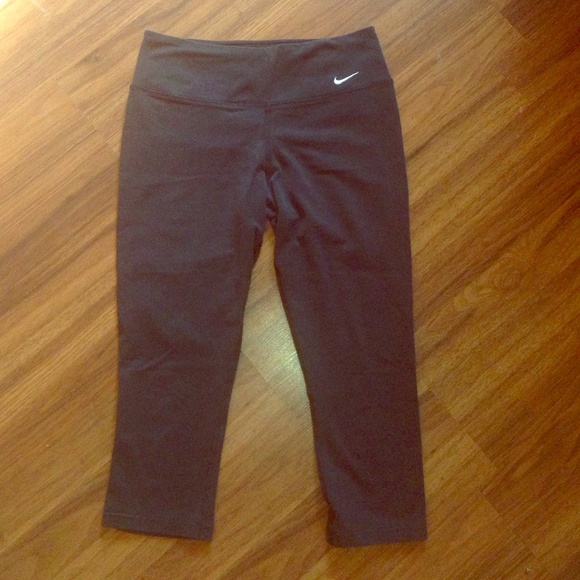 Nike Dri-Fit Yoga crop leggings