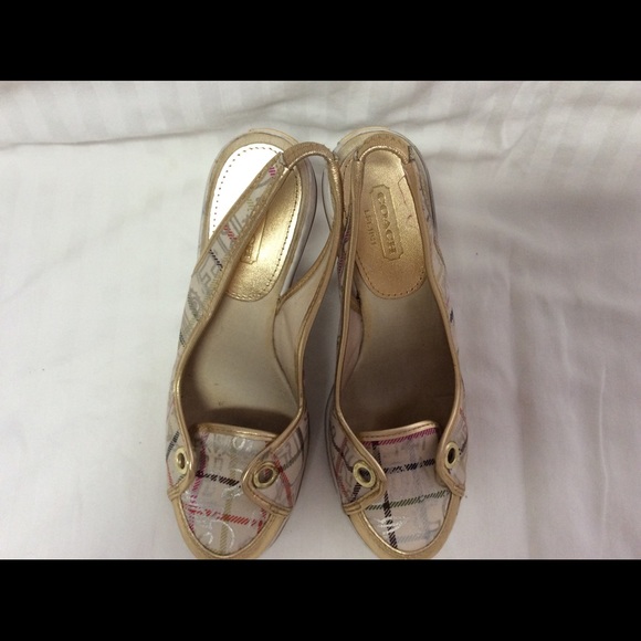 Size 6 coach shoes - Picture 3 of 4