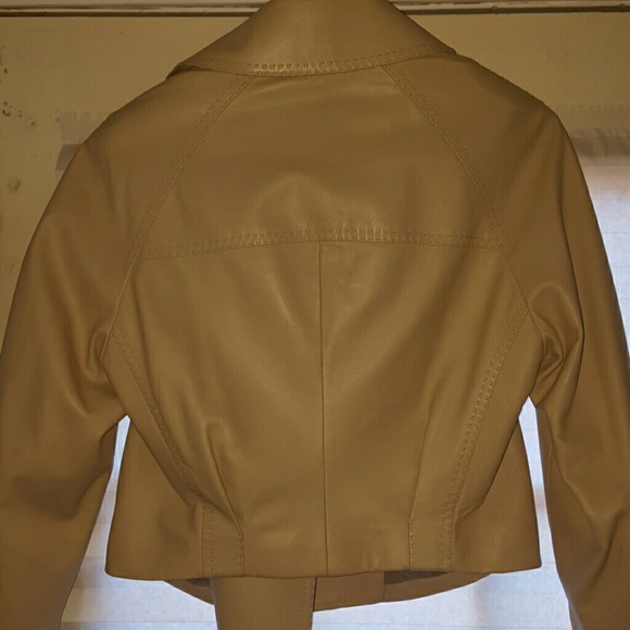 **SOLD**Jacket - Picture 3 of 4