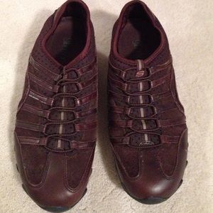 Skechers slide on sneakers. 8.5