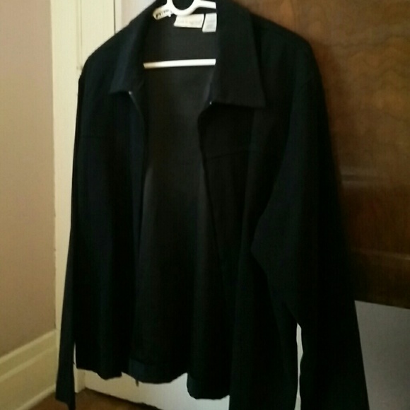 Lightweight black zipup L jacket w/ stretch!