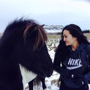 Meet your Posher, Kim trân