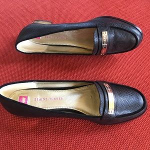 👣Elaine Turner loafer with gold accent heel👣