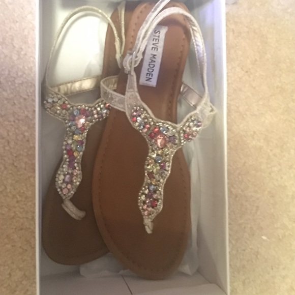 cute Steve Madden jeweled sandles size women's 5