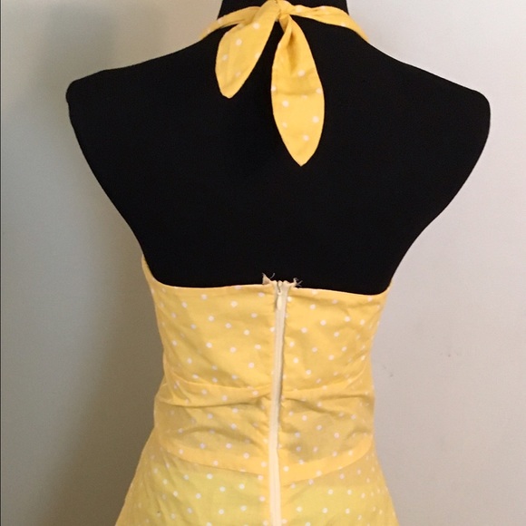 1960s VINTAGE Yellow Polka Dot A-LINE Dress (MED) - Picture 2 of 4