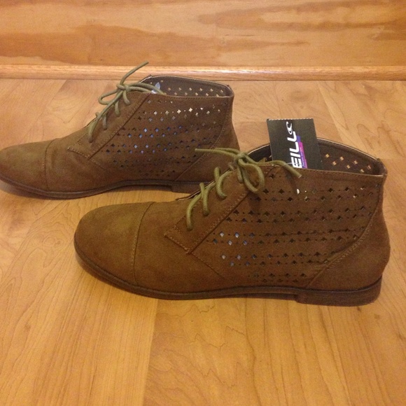 Brown lace-up ankle boots