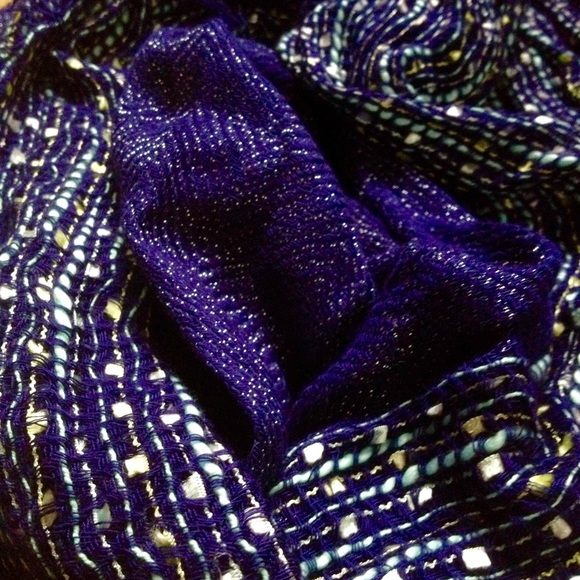 ❌SOLD❌ 🆕 Blue Infinity Scarf with Sparkles! - Picture 2 of 4