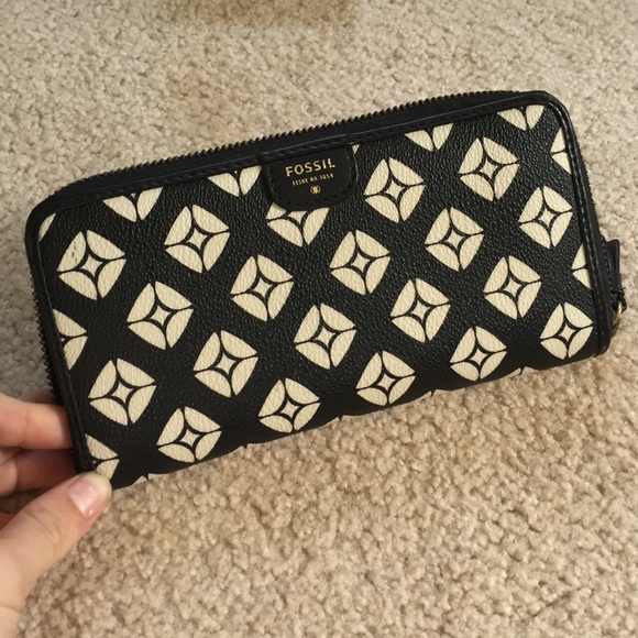 Fossil women's wallet