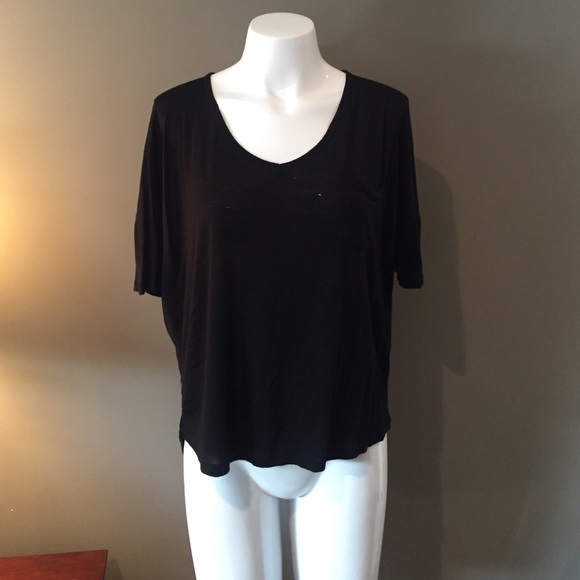 Black tee