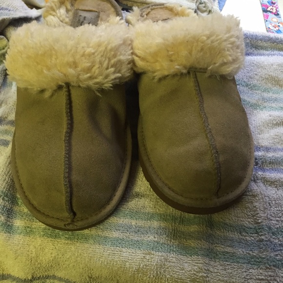 Ugg bundle !!!! - Picture 3 of 3