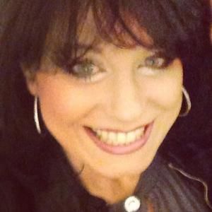 Meet your Posher, Carrie horn