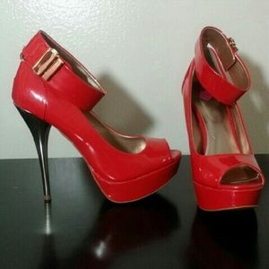 bebe (outlet) Peep-toe Heels