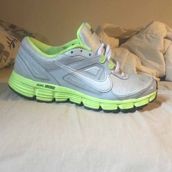 Nike dual fusion 8.5