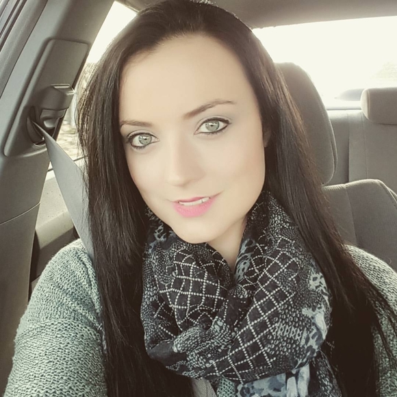 Meet your Posher, Melissa - Picture 1 of 1