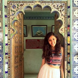 Meet your Posher, Nitya