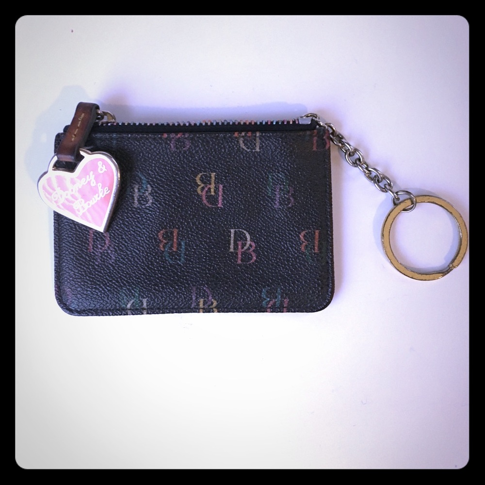 Dooney & Bourke change purse 👛💋 AUTHENTIC