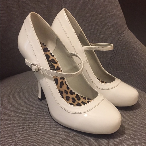 White Maryjane Pumps Size 9