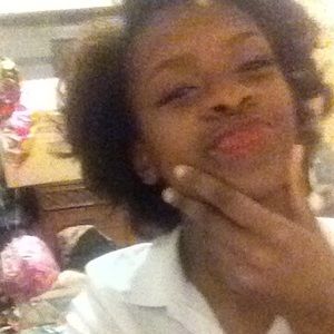 Meet your Posher, Kaya