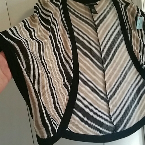 Shawl - Picture 2 of 2