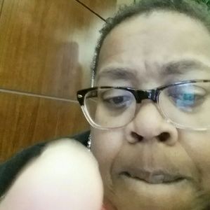 Meet your Posher, Beverly