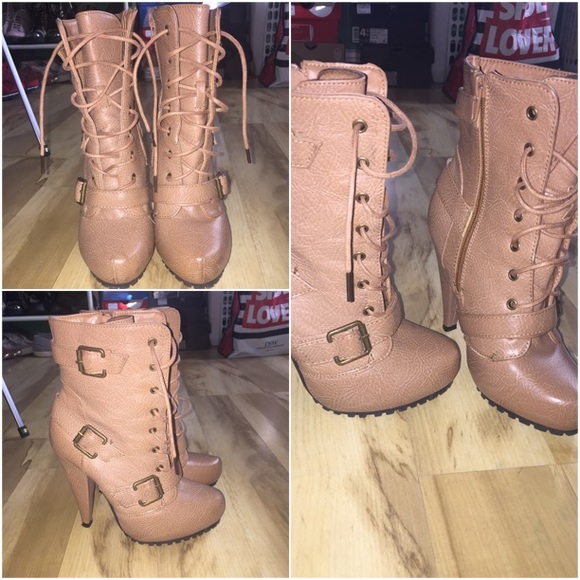 ❄️ Need a good pair of booties for winters! ❄️