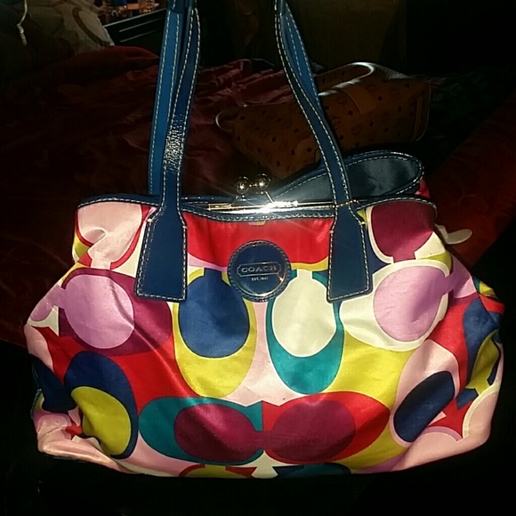 Handbag - Picture 2 of 4
