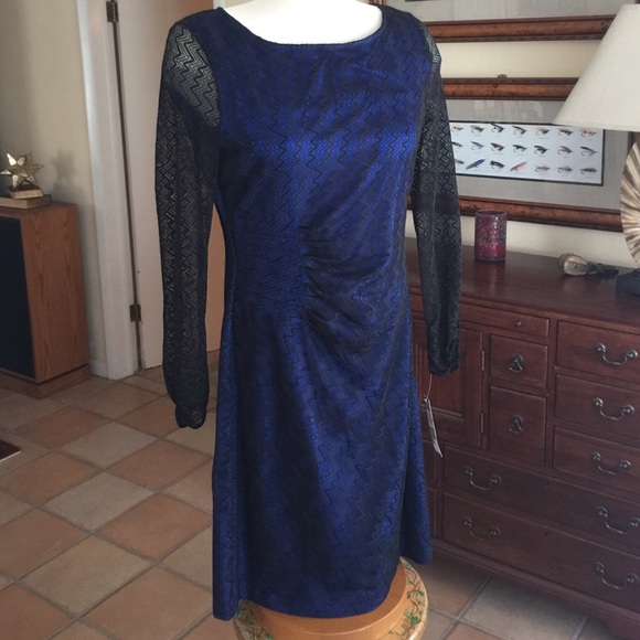 Stunning Tahari dress. - Picture 1 of 4