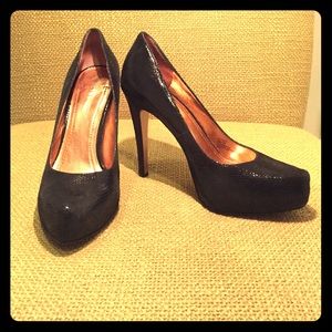 BCBG Parade Platform Pump 9 Black Leather Snake