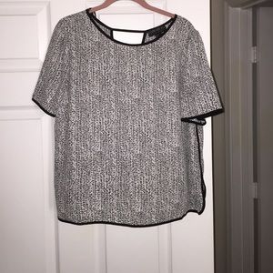 Speckled Dolphin Hem Top