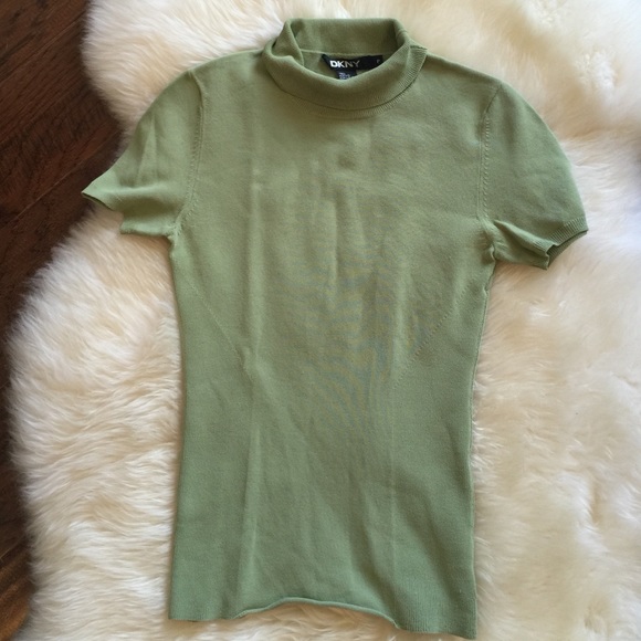 DKNY fitted mock turtleneck safe green.