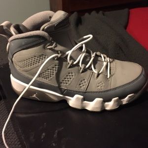Air Jordan cool grey 9's size 7.5