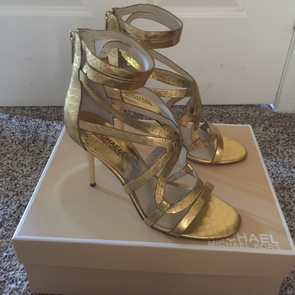 Michael Kors - Picture 1 of 2