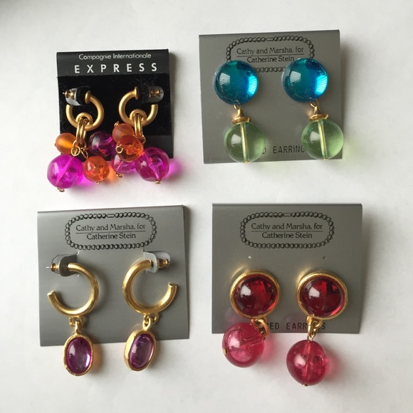 Four sets of earrings. Beaded.