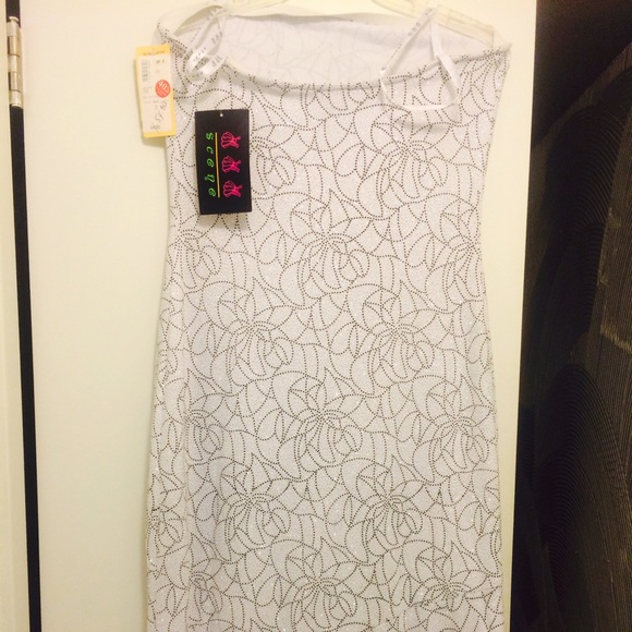 White with black glitter strapless dress - Picture 2 of 2